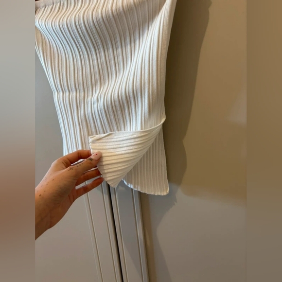 Women's White Tops - Picture 3 of 3